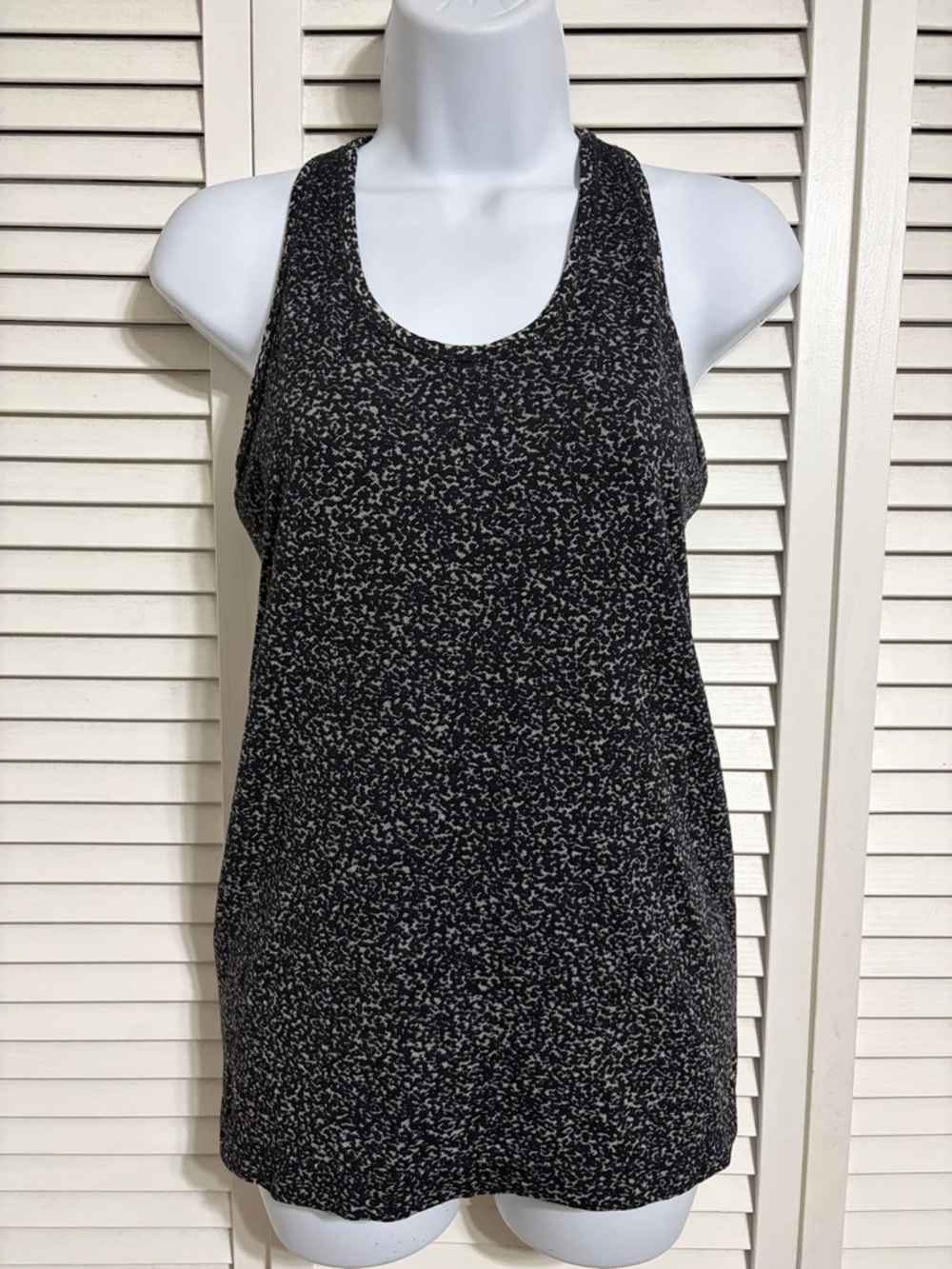 Athleta Speedlight gravel Racerback Tank
Black and White